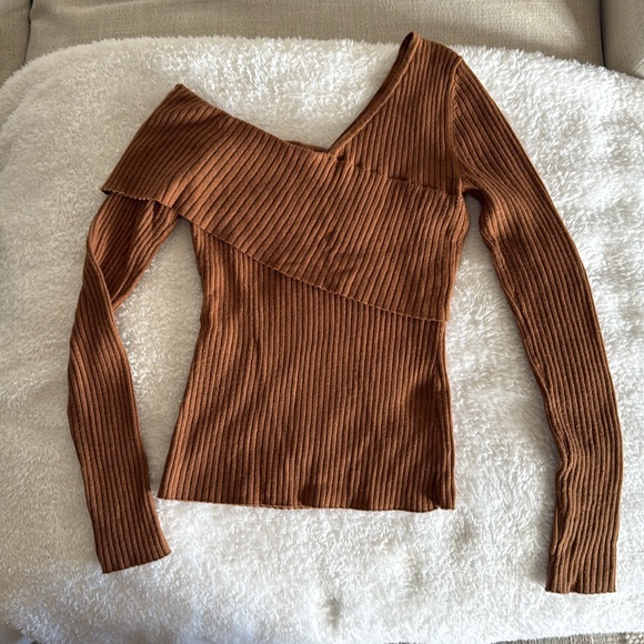 FOR LOVE & LEMONS - Booker Sweater, size small - Picture 4 of 4